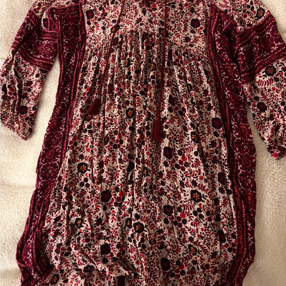 American Eagle Outfitters Red and Cream Floral Top